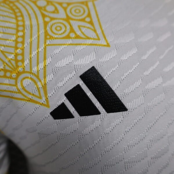 2024-2025 Real Madrid Limited Edition Snake Design Jersey – Premium Fan & Player Shirt - 图片 5