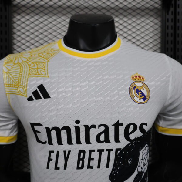 2024-2025 Real Madrid Limited Edition Snake Design Jersey – Premium Fan & Player Shirt - 图片 4