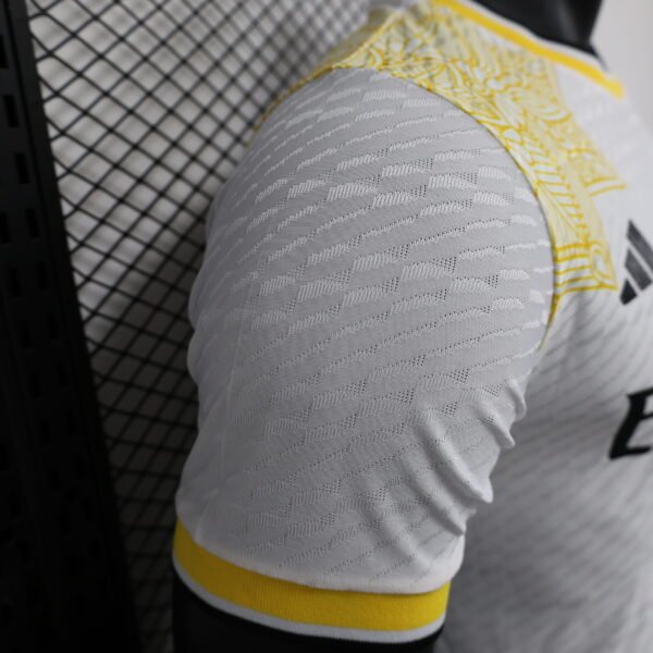 2024-2025 Real Madrid Limited Edition Snake Design Jersey – Premium Fan & Player Shirt - 图片 8